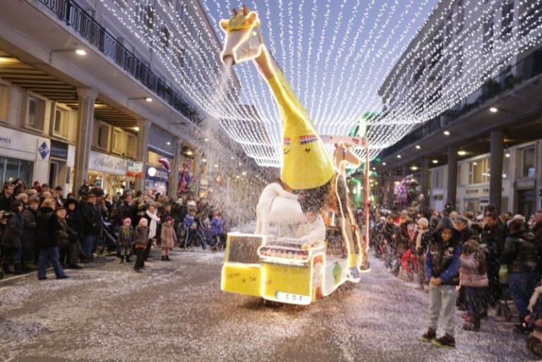 Connaistu la fabuleuse parade blanche de Noël du Havre ? Bee Le Havre